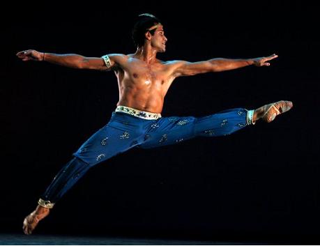 Disfrutaron los cubanos en vivo por la TV presentación del American Ballet Theatre en La Habana, 50 años después
