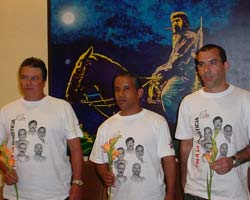 Agentes Moisés, Serpa y Dalexis rinden homenaje al Che Guevara en Santa Clara (+ Fotos)