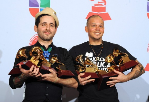 Calle 13 toma los Grammy Latino por asalto