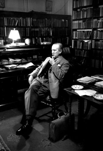 La Academia sueca rechazó dar el Nobel a Tolkien por "la poca categoría de su prosa"