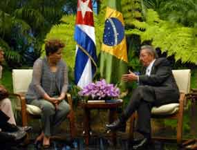 Recibe Raúl Castro a la presidenta de Brasil Dilma Rousseff