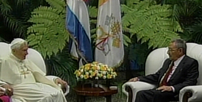 #BenedictoCuba: Recibe Presidente cubano Raúl Castro al Papa Benedicto XVI en el Palacio de la Revolución