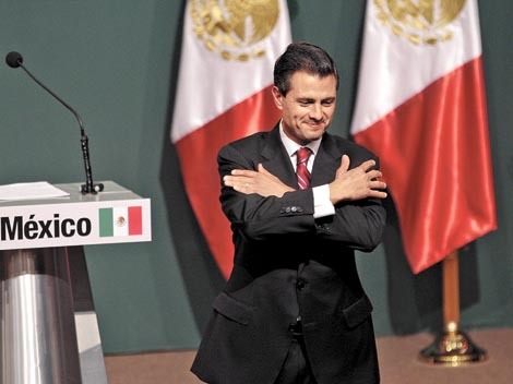 Peña Nieto, adelante; AMLO pide esperar