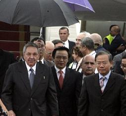 Raúl Castro llegó a Vietnam