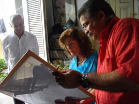 Felicitan Fidel y Raúl a Carilda en sus 90 años