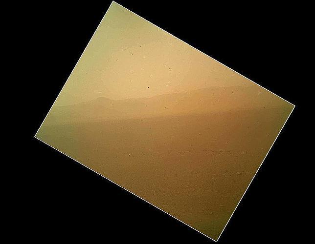 La primera imagen en color del Curiosity en Marte