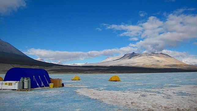 Hallan vida a -13,5ºC bajo el hielo de un lago de la Antártida