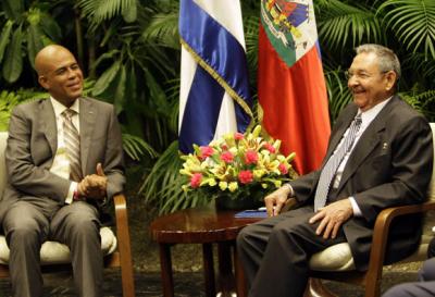 #Cuba Recibió Raúl Castro al presidente de Haití, Michel Martelly (+Fotos)