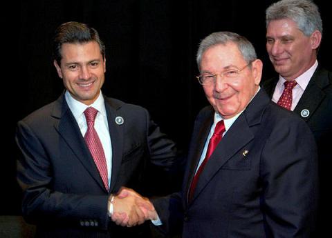 #CELACunidad Raúl Castro dialoga en Chile con varios mandatarios