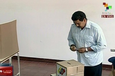 #MaduroPresidente Candidato socialista ejerce el voto en comicios venezolanos