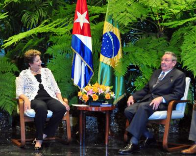 #Cuba Recibió Raúl Castro a la Presidenta de Brasil Dilma Rousseff (+Fotos)