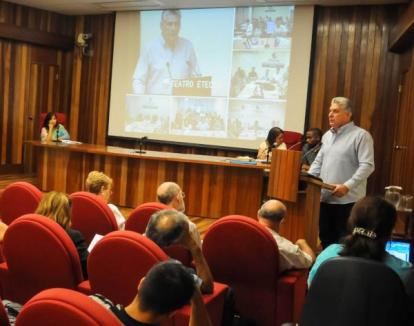 Encabezó Díaz-Canel debates en pleno ampliado de la Unión de Periodistas de #Cuba