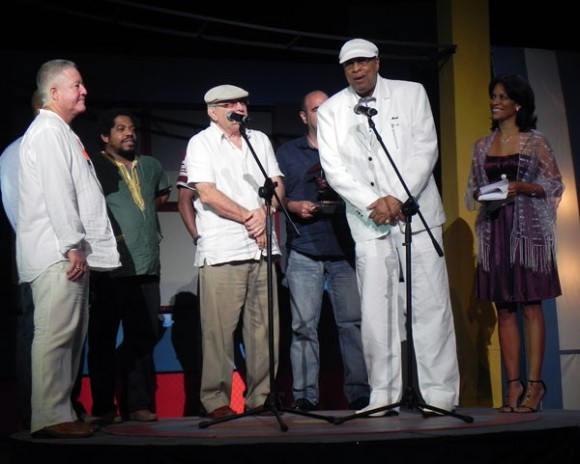 El Comité del premio de la Feria Internacional Cubadisco 2012 otorgó por vez primera   Gran Premio Extraordinario al maestro Chucho Valdés por el disco“Chucho̒s Steps”. Foto Marianela Dufflar