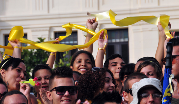 Cintas amarillas por Los Cinco. Foto: Ladyrene Pérez/Cubadebate.