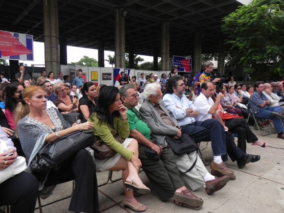 Importantes personalidades de la cultura cubana, asistieron al encuentro con Eusebio Leal. Foto: Marianela Dufflar