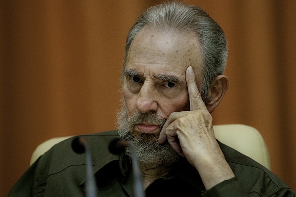 Fidel en la asamblea nacional 2010. Foto: Roberto Chile