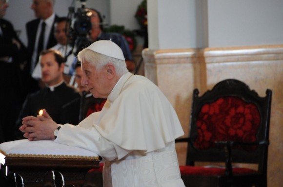 Benedicto XVI visita el Santuario de El Cobre, en Santiago de Cuba. Foto: Juvenal Balán