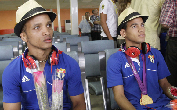 En la Habana los campeones Olimpicos de Boxeo Roniel Iglesias y Robeisis Ramirez. Foto : Ismael Francisco/Cubadebate.